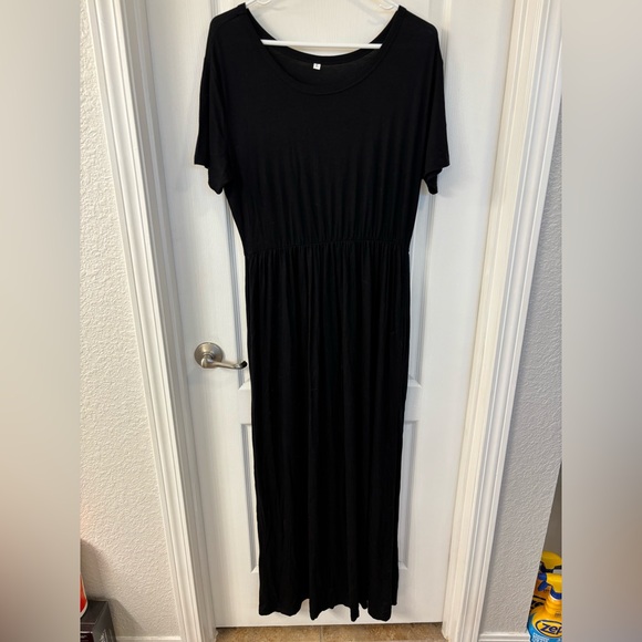 Dresses & Skirts - Women’s Unbranded Long, Solid Black SS Dress Size XL